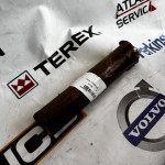 Палец г/ц подъема задней стрелы и каретки Terex 3522697M2, 3522697